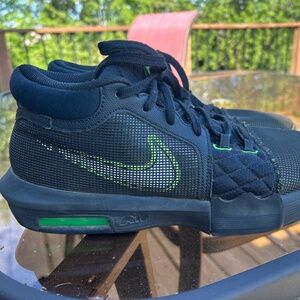 Nike LeBron Witness 8 basketball shoes